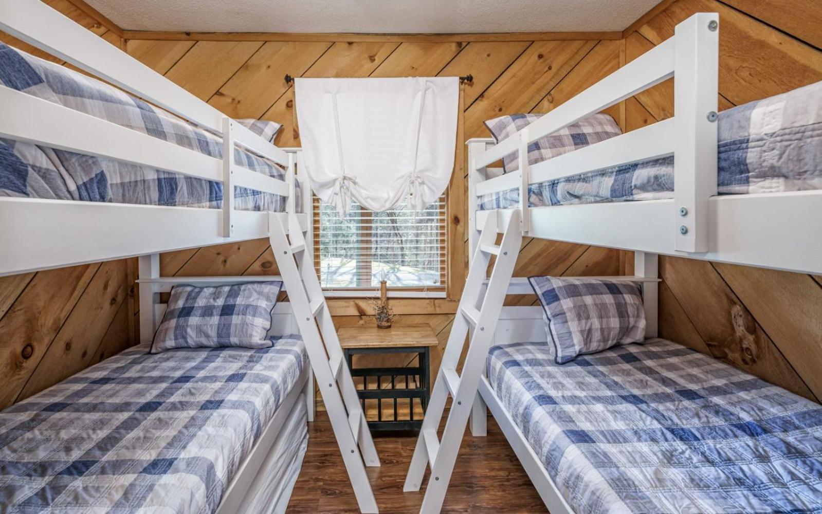 Wooded Bliss Hot Tub Single Level Cabin With No Steps Rocking Chairs And Wooded Views Pigeon Forge Bagian luar foto