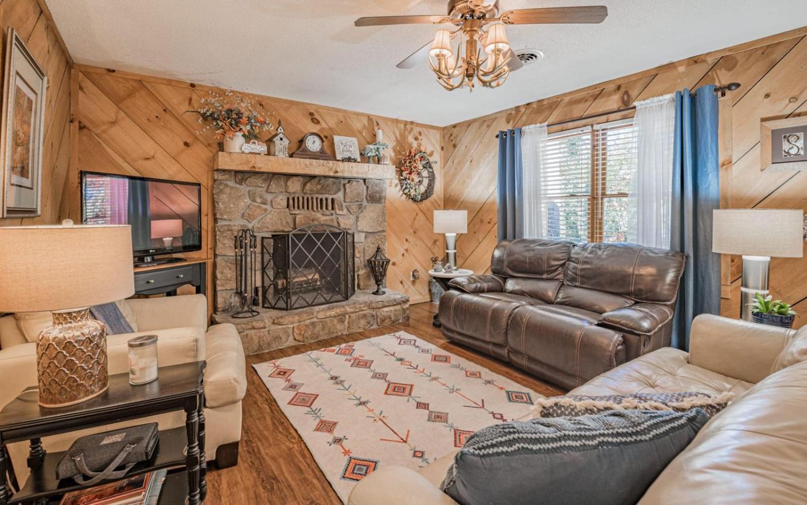 Wooded Bliss Hot Tub Single Level Cabin With No Steps Rocking Chairs And Wooded Views Pigeon Forge Bagian luar foto