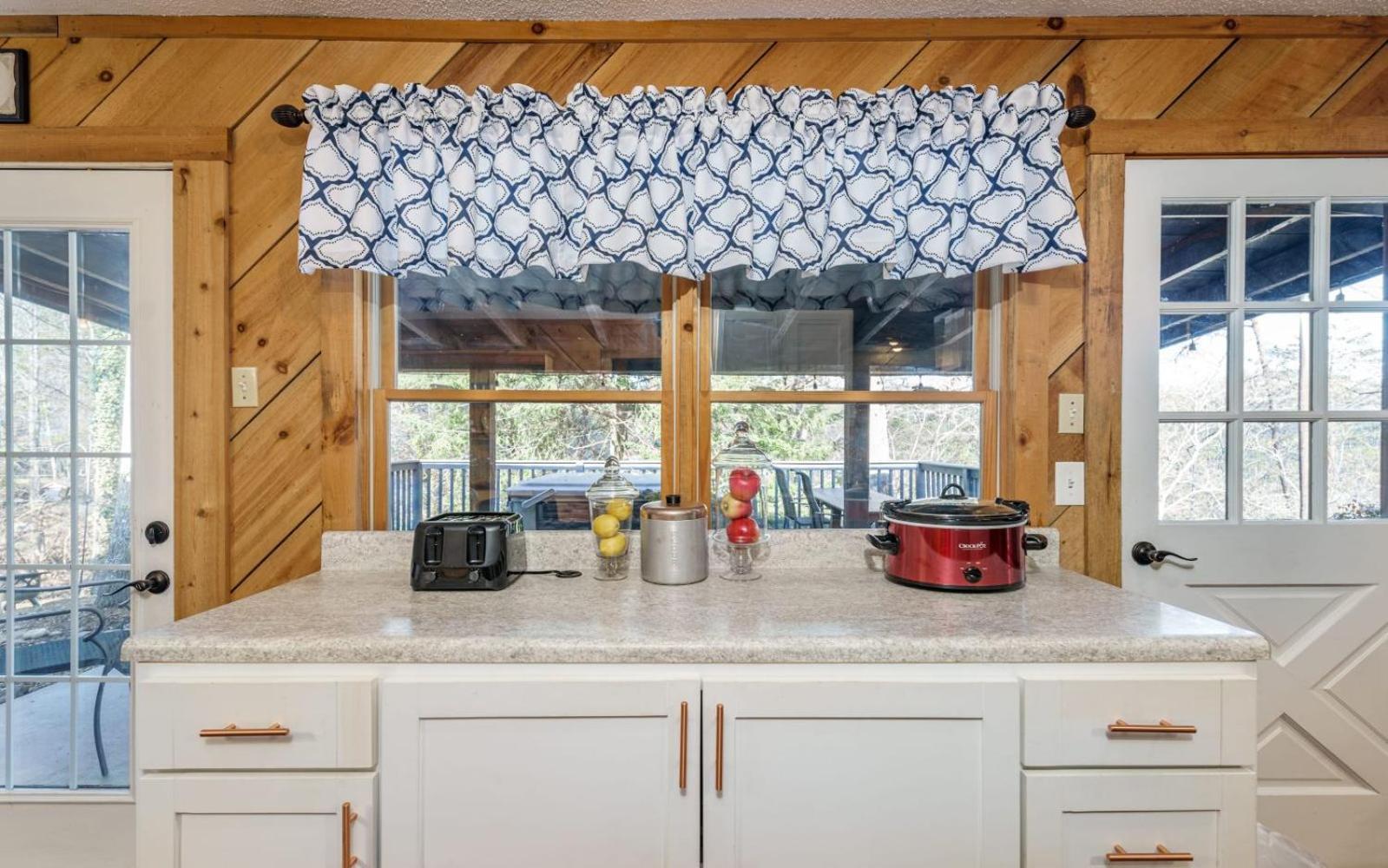 Wooded Bliss Hot Tub Single Level Cabin With No Steps Rocking Chairs And Wooded Views Pigeon Forge Bagian luar foto